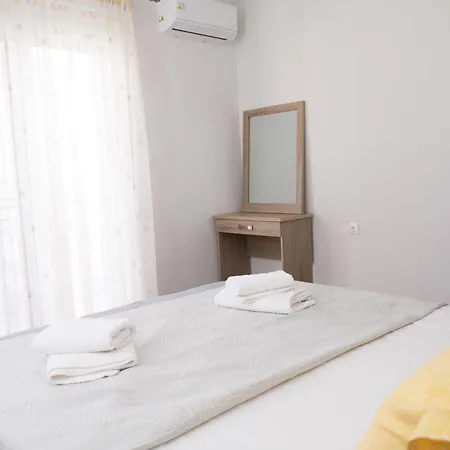Brand New In Ialyssos Apartamento
